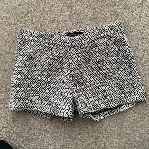 Banana Republic 0 Shorts Black and White Diamonds - Picture 1 of 4